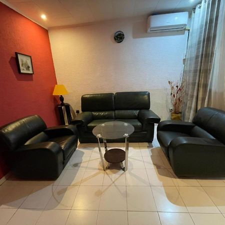 Homestay Studio Yaoundé エクステリア 写真