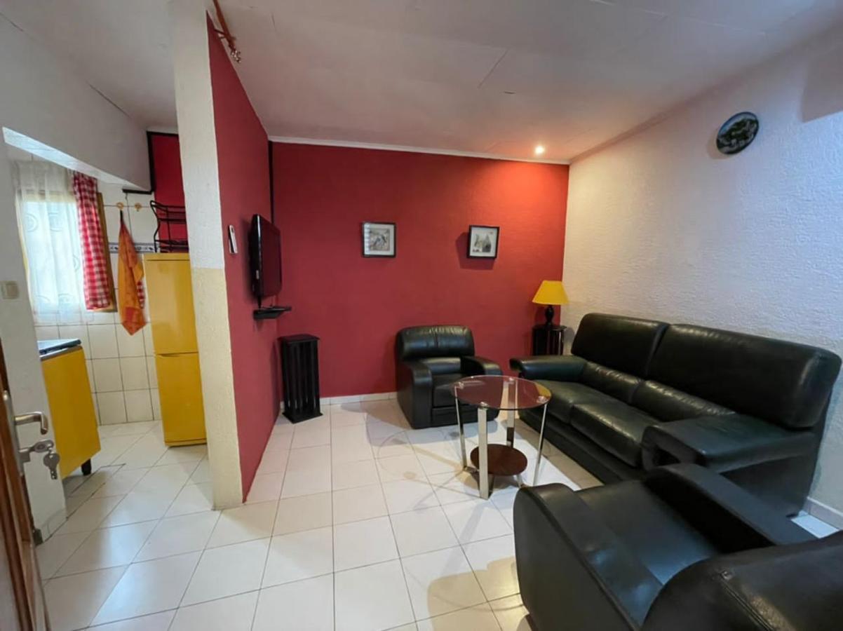 Homestay Studio Yaoundé エクステリア 写真